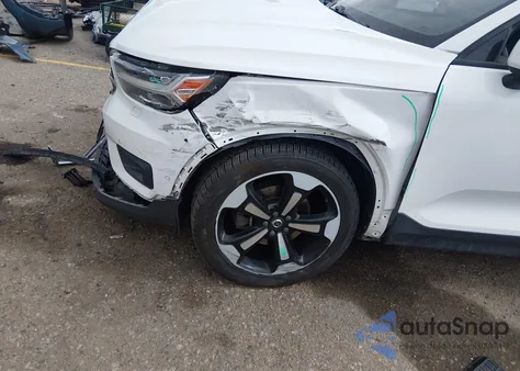 2019 Volvo Xc40 T5 Momentum/T5 R-Design из США, поврежденный, VIN YV4162XZ2K2013775